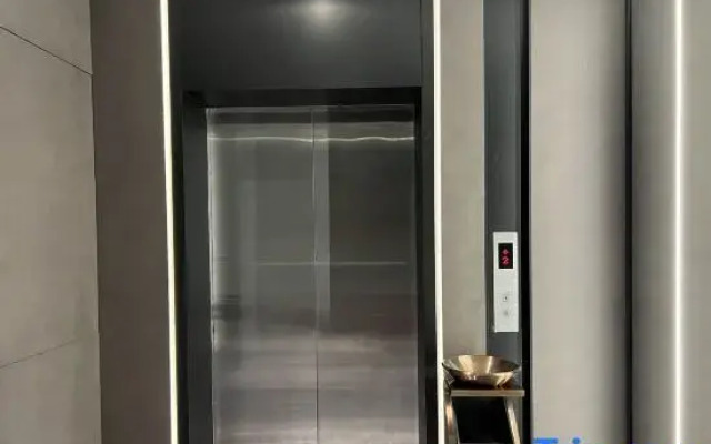 Rongshengxiang Boutique Hotel (Dengzhou Xintian 360 Central Hospital)