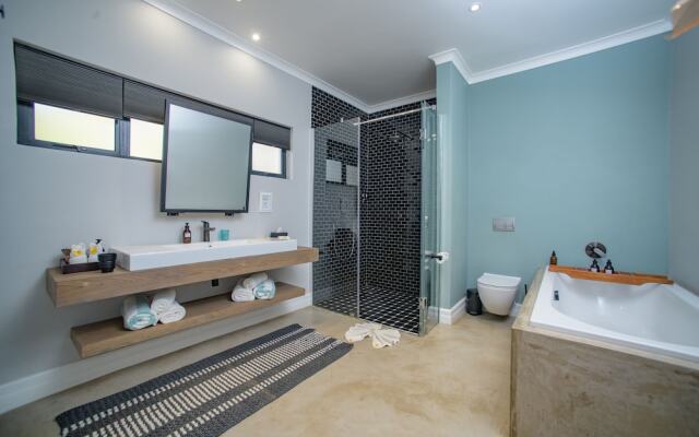 Valley Lodge - Babanango Game Reserve