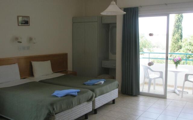 DebbieXenia Hotel Apartments