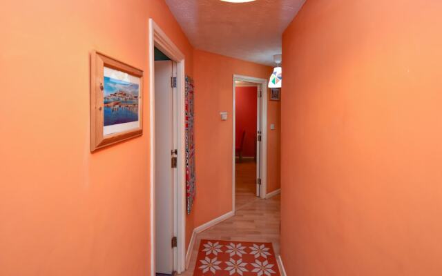 Large 3 Bed Sleep 6 Central MK