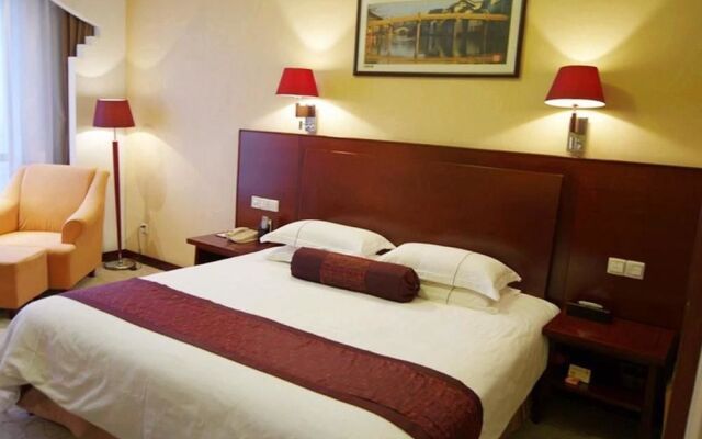 Gold Riverside Hotel