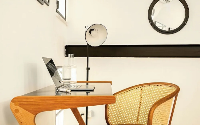 Modern-Rustic Haven in the City by Sea N Rent