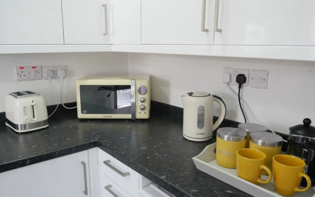 Large 6 bedroom house in Smethwick