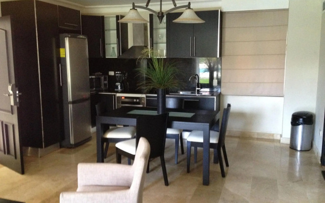 Lifestyle Royal Suites