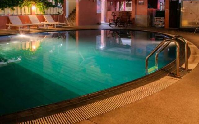 Takiab Beach Pool Villa