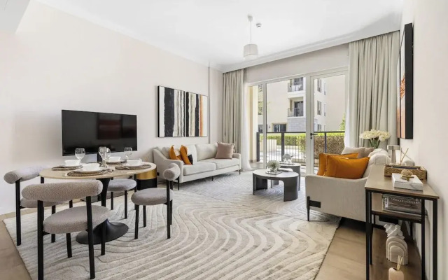 Stylish 2BR with Beach Access