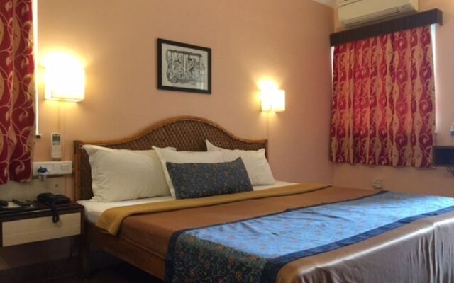 Hotel Gopika International