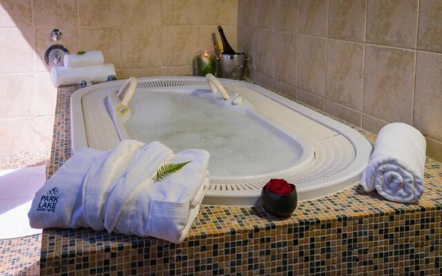 Park Lake Luxury Hotel