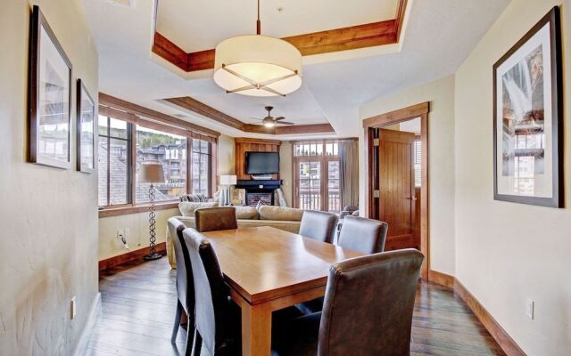 One Ski Hill Place S8325