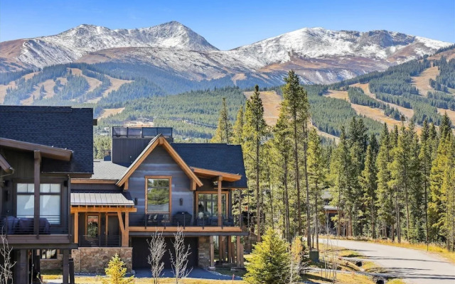 Outside The Bubble 4 Bedroom Home