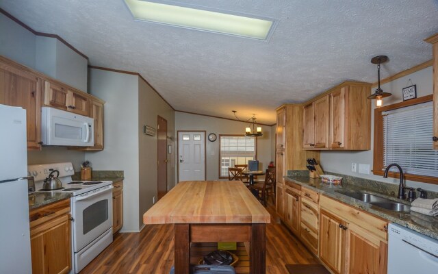 Knotty Pines 3 Bedroom House