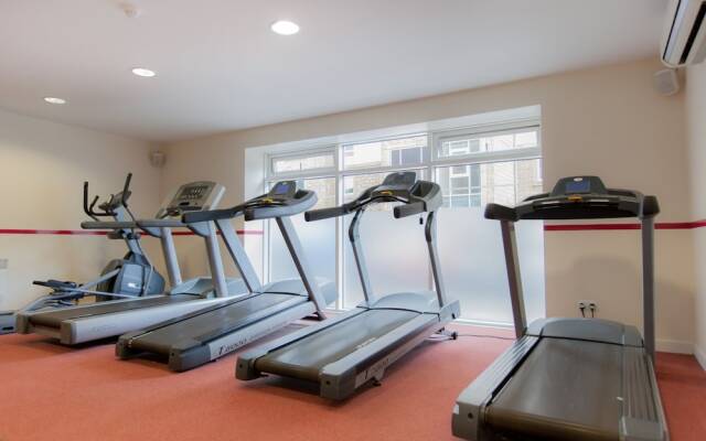 Homely, Hi-tech Modern Flat With Parking and gym