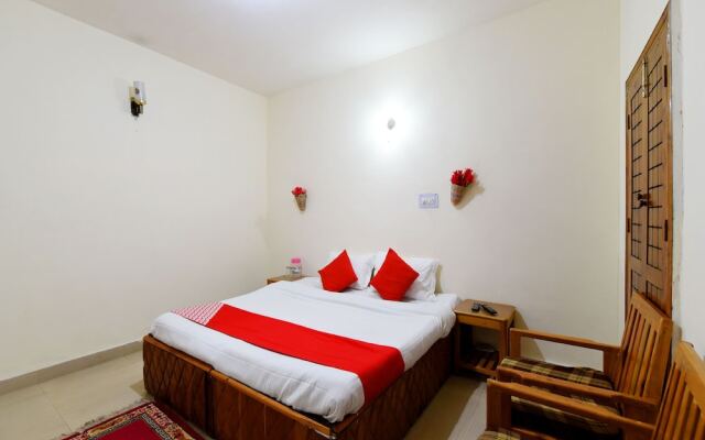 OYO 13732 Home Cozy near Mall Aleo Manali
