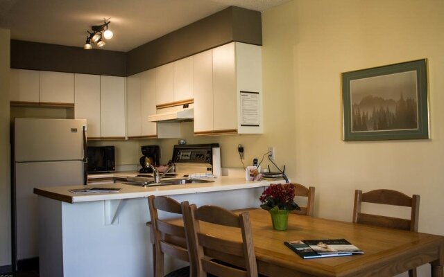 Wildwood Lodge by Peak to Green Accommodations