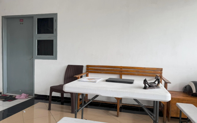 Hotel O Kost Stan – Guest Rooms – Ambon