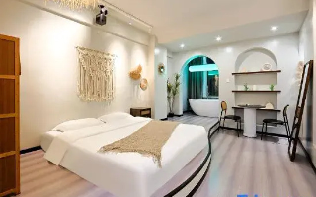 Yunsu · Internet Celebrity Viewing Cinema Homestay