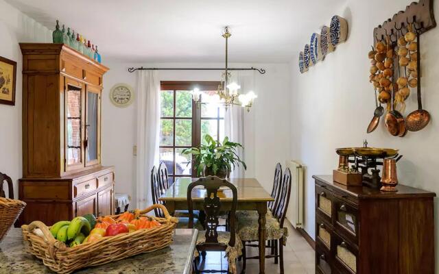 Ideal villa in Peralada with private pool and garden