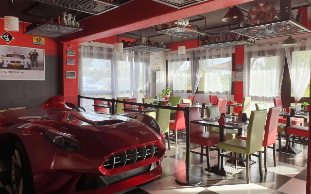 Enzo Hotels Cannes Ecluse by Kyriad Direct