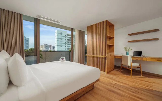 Vernal hotel & Apartment office