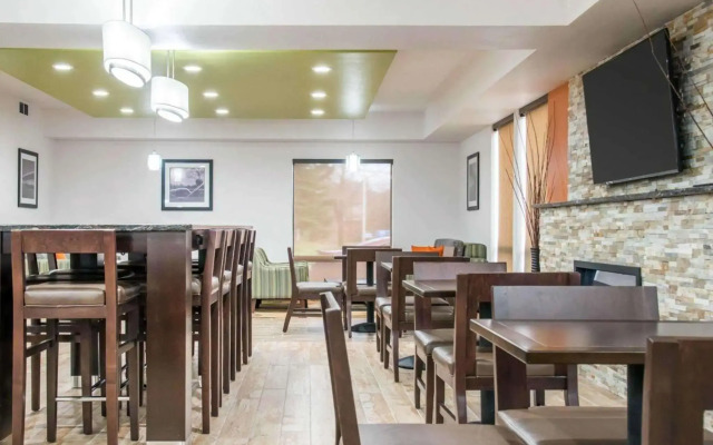 Holiday Inn Express & Suites Eden Prairie – Minneapolis by IHG