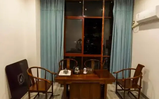 Ledong Longxin Hotel