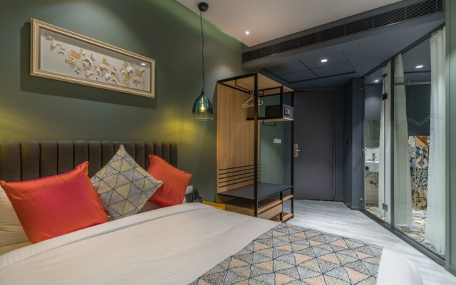 Hotel B Plus L