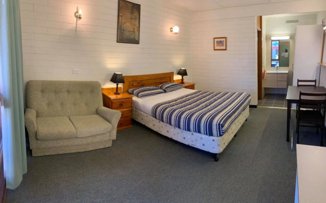 Finley Motel