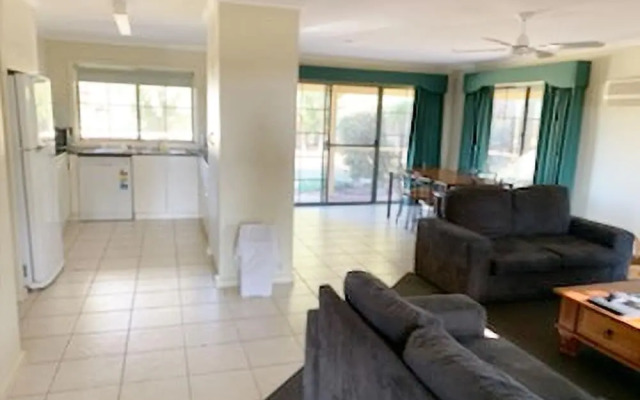 Winbi River Resort Holiday Rentals