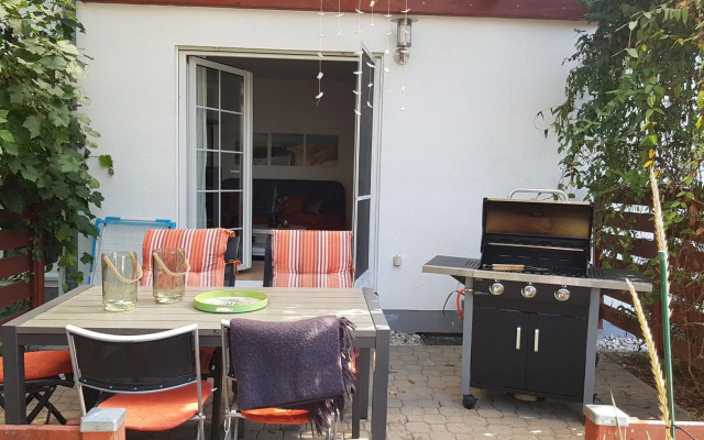 Pool & Lake Holiday Home