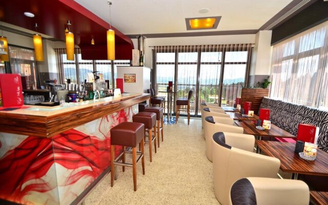 G.H. Knoll "Proellhofer" Cafe Bar Hills
