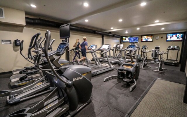 Summit 41 Spacious and Stones Throw to Eagle Lodge by RedAwning