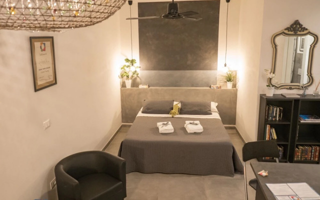 Camaella Luxury Studio