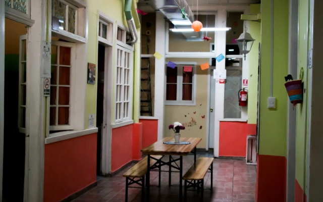 Hostal Tricontinental