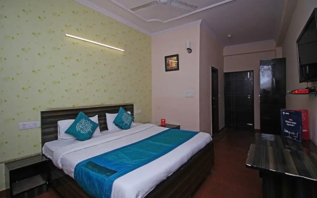 Hotel City Rooms Greater Noida by OYO Rooms