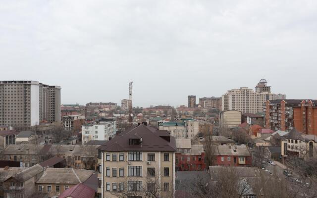 Bon voyage on Yusupov Street