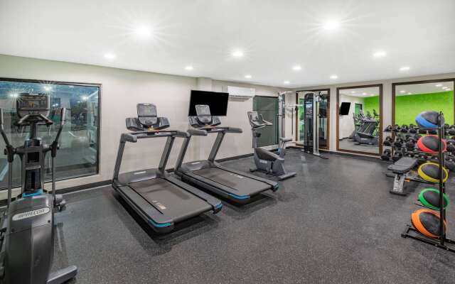 La Quinta Inn & Suites by Wyndham Houston Southwest