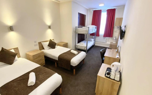 Russ Hill Hotel