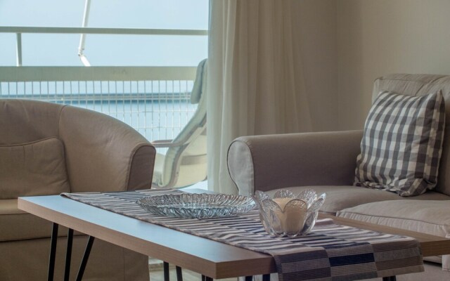 Seafront Apartment Grace