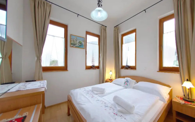 Hotel Almira