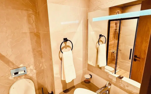 Elite Luxury Suites at Diamond in City