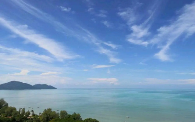 Deluxe VIP Seaview Batu Ferringhi 1503 - 3 Rooms