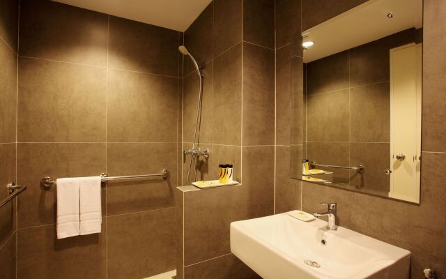 Chiva Bangkok Hotel (SHA Extra Plus)