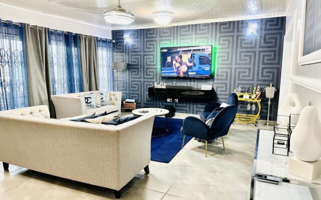 Luxurious Villa With Private Pool, Hot Tub and Bar