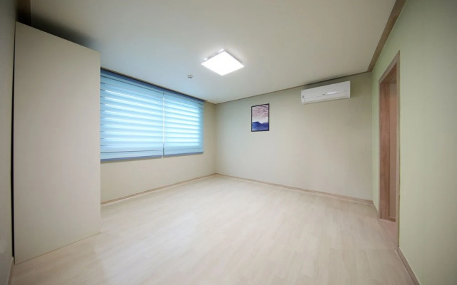 Mori House