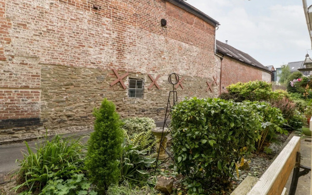 138d Old Star &amp; Garter Mews