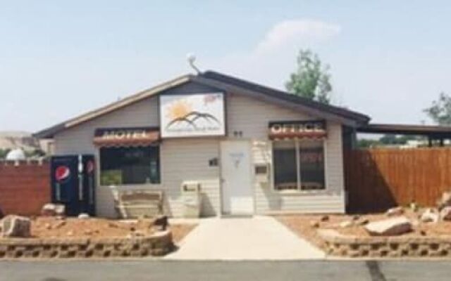 Whispering Sands Motel