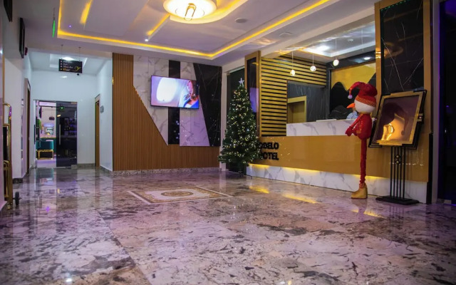 Modelo Hotel and Suites