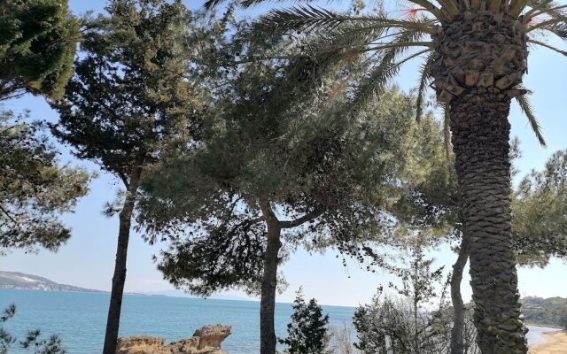 Alekos Beach Houses-Romance