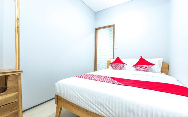 Moes Residence by OYO Rooms