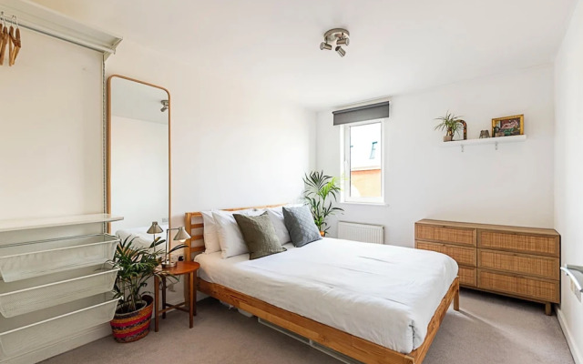 Chic & Modern Dalston Apartment